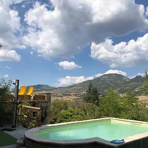 La Porte De L Eau Piscine Toute L Année , Saint-Auban-sur-lʼOuvèze France