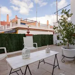 Castilla Triana Courtyard By Valcambre , Séville Espagne
